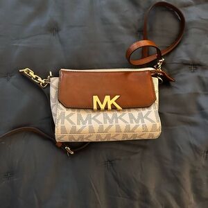 Michael Kor Crossbody